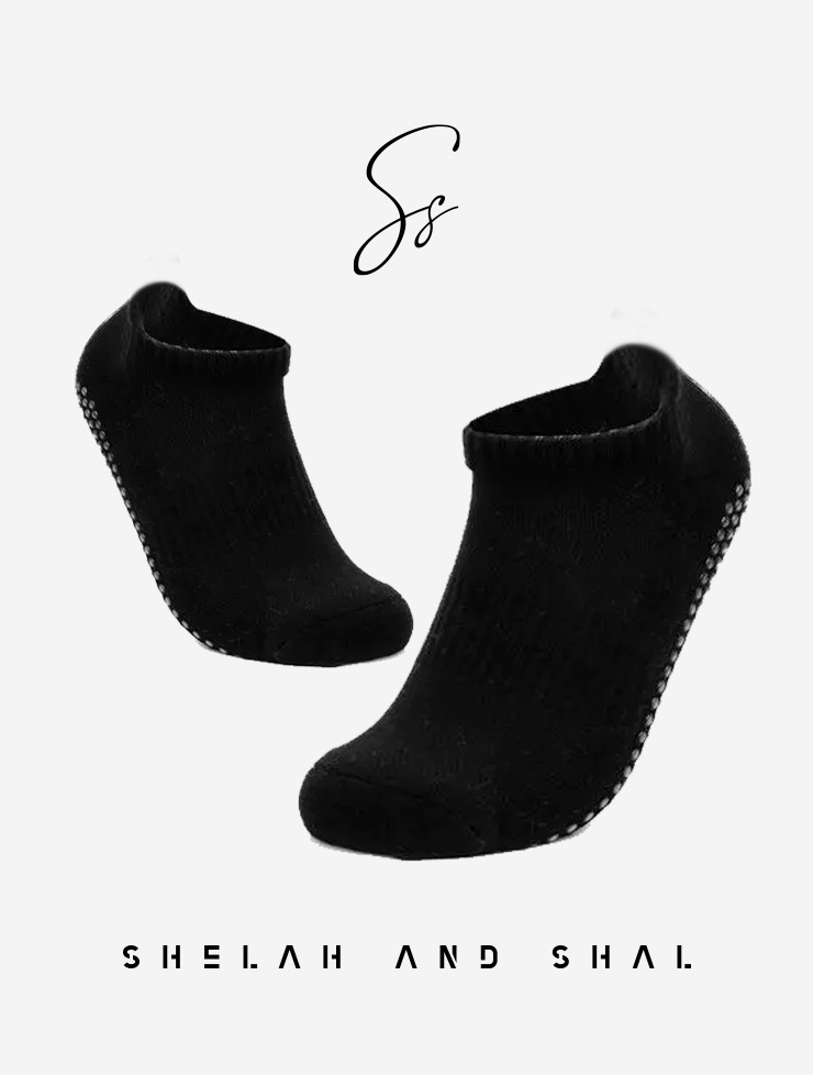 جوارب مضادة للإنزلاق - Socks 3 2 - shelah and shal شيلة وشال